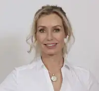 Mit Mitte 40 oder 50 nochmal ab zum Kieferorthopäden? 1 Dr. Christine Voslamber